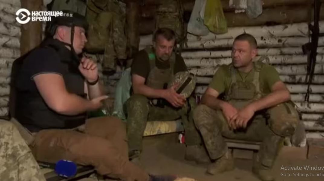 Hiện tại, Velikaya Novoselka là trung tâm hậu cần chính và khu vực phòng ngự kiên cố của Quân đội Ukraine ở cực nam Donetsk. Hiện thị trấn này đã bị cắt nguồn cung cấp ở ba phía, và ở phía thứ tư, con đường đến Gulyaypole, đã nằm dưới sự kiểm soát hỏa lực của Quân đội Nga.