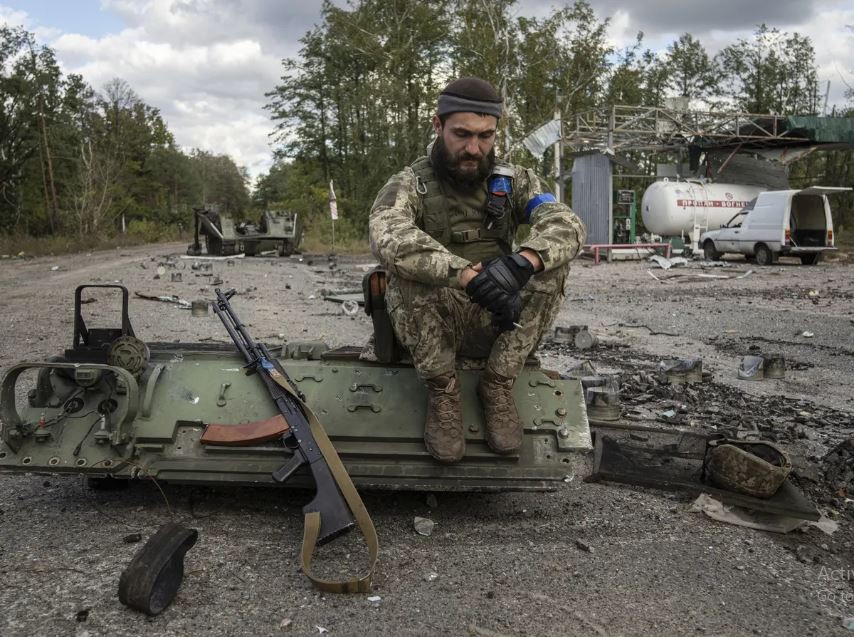 Nhìn chung, hướng đi này đã cho thấy xu hướng quân Nga có thể bao vây Kupyansk từ phía bắc, phía đông và phía nam. Nếu quân Nga chiếm được Kupyansk, thì 100.000 quân Ukraine dọc hai bên sông Oskil sẽ trở nên nguy hiểm, nhất là khu vực bờ đông sông Oskil. (Nguồn ảnh: Topwar, Sputnik, ISW, Rvvoenkory, Ukrinform).