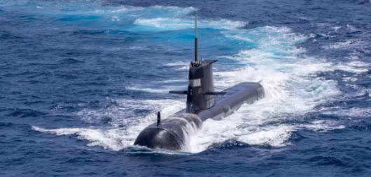 Mặc dù chính phủ Australia tuyên bố rằng, loạt thỏa thuận hợp tác quốc phòng mà Mỹ, Anh và Australia ký kết là cơ hội lịch sử, để bảo vệ các giá trị chung và thúc đẩy an ninh và thịnh vượng ở khu vực Ấn Độ - Thái Bình Dương. Nhưng quyết định này vẫn gây ra hàng loạt tranh cãi ngoại giao.