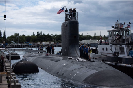 Các tàu ngầm hạt nhân cũng sẽ có tốc độ cao hơn, ví dụ tàu ngầm hạt nhân lớp Virginia của Mỹ có chiều dài 114 mét, lượng choán nước 7.800 tấn có thể vượt quá tốc độ 25 hải lý/giờ. Nếu hải quân Australia thay thế lớp Collins bằng lớp Virginia, sức bền sẽ là một bước nhảy vọt về chất.