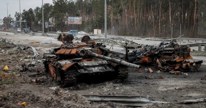 Chính vì vậy, tờ Express dẫn phân tích của chuyên gia quân sự người Anh Marcus Cuyp cho rằng, với tỷ lệ “tiêu thụ” xe tăng như hiện nay, nếu Quân đội Nga chiến đấu thêm một năm nữa, lực lượng tăng thiết giáp của họ sẽ rơi vào tình trạng thiếu hụt trầm trọng.