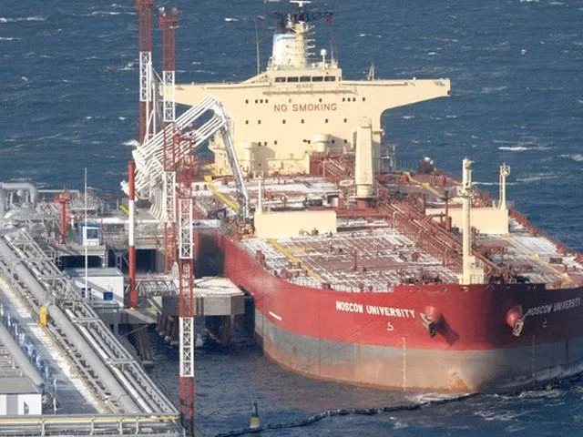 Không chỉ Ukraine gặp khó khăn, mà những tin tức bất lợi cũng đến với Nga, khi Moskva cũng phải đối mặt với một vấn đề lớn, một vấn đề khó có thể giải quyết, ngay cả khi Moskva dựa vào Mỹ hoặc thông qua chiến tranh. Đó là hơn một nửa doanh thu tài chính của Nga, đến từ xuất khẩu năng lượng.