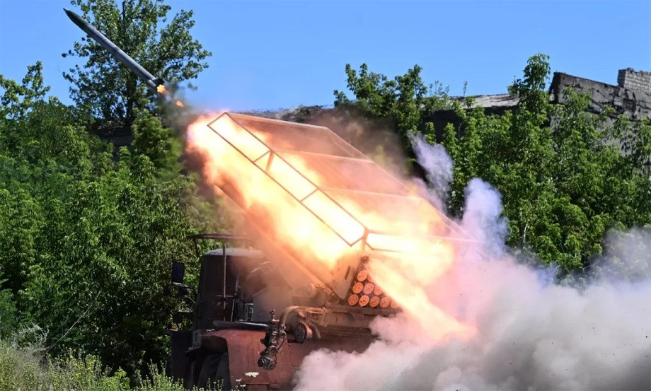 Theo các kênh Telegram “Phóng viên chiến trường Mùa xuân Nga” và “Dân quân nhân dân DPR”, cho biết những nỗ lực phản công của AFU đều là những hành động “nướng quân” trước hỏa lực quân Nga. Kênh RVvoenkor, cho biết, RFAF tại Toretsk đã phát hiện và tiêu diệt các nhóm quân Ukraine, mà trước đó từng tuyên bố "cuộc phản công thành công". 