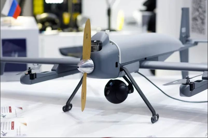 Những loại UAV của Nga sử dụng trên chiến trường rất đa dạng và phong phú, từ UAV tự sát tầm xa như Geran-2, Geran-3 có nguồn gốc từ Iran, cho đến UAV lảng vảng Lancet dùng tấn công các mục tiêu bọc thép và xe cơ giới và bây giờ là UAV Pchelka, có thể mang nhiều UAV con FPV. 