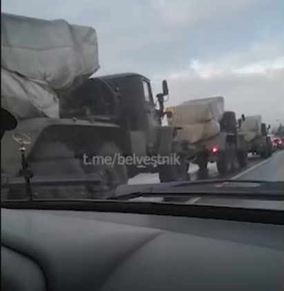 Trên đoạn video do người dân Ukraine quay, người xem có thể thấy những khẩu pháo phản lực BM-21của Ukraine. Mặc dù chỉ có 4 xe BM-21 được quay trong đoạn video; nhưng có thông tin cho rằng, tổng số pháo BM-21 mà Quân đội Ukraine đang vận chuyển, ít nhất là 8 khẩu.