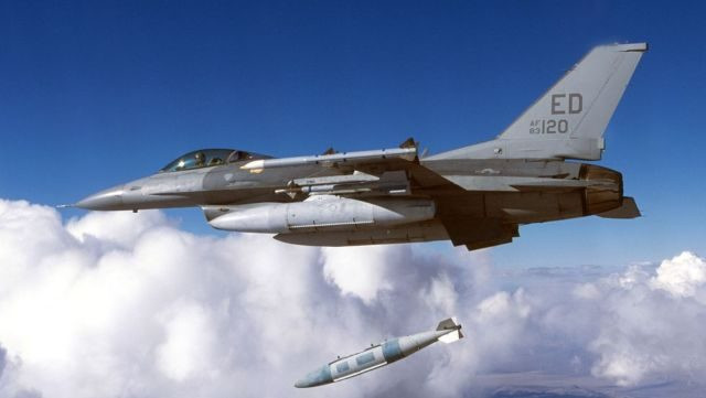 Nga sẽ tung máy bay tàng hình Su-57 để săn lùng F-16 của Ukraine - Hình 2 Nga se tung may bay tang hinh Su-57 de san lung F-16 cua Ukraine-Hinh-2