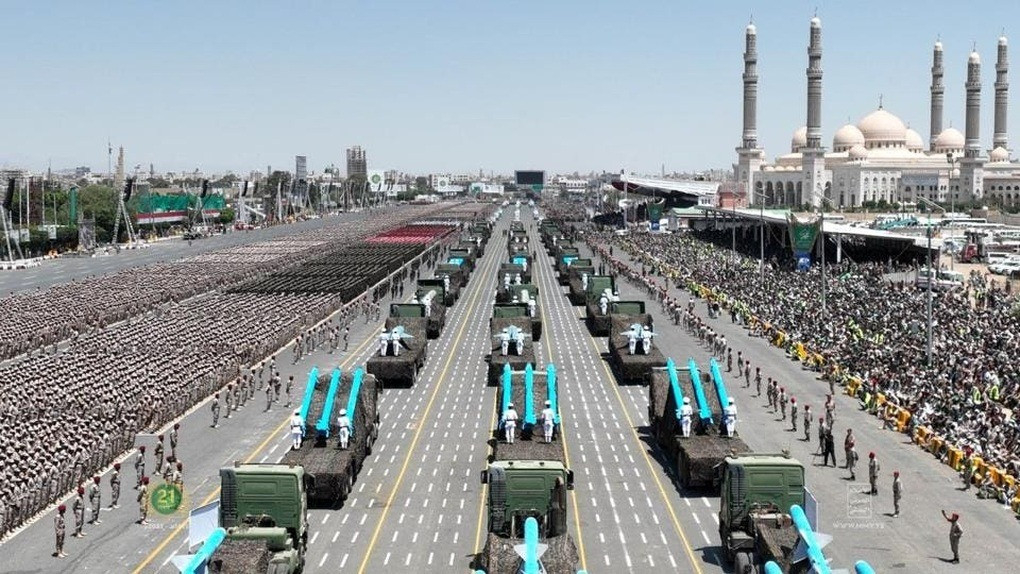 "Chắc chắn họ được Iran giúp sức, nhưng không thể phủ nhận thực tế là lực lượng này có khả năng tự phát triển, chế tạo và lắp ráp nhiều loại tên lửa ngay trên lãnh thổ Yemen", cây bút Joseph Trevithick viết trên chuyên trang quân sự War Zone của Mỹ.