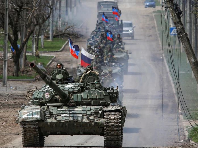 Từ góc độ nguyên tắc quân sự chung, để bao vây một thành phố lớn như vậy, bên tấn công sẽ phải ít nhất có lợi thế gấp ba lần. Tuy nhiên, sau khi cân nhắc kỹ lưỡng, Tướng Mordvichev quyết định tấn công dần dần thành phố ở các khu vực khác nhau; cuối cùng Quân đội Nga đã giành thắng lợi trong trận Mariupol.