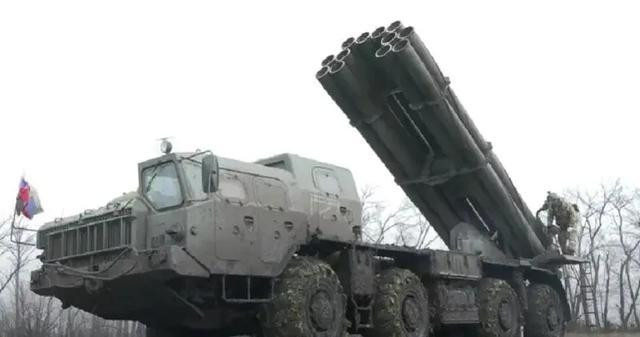 Được biết, cường độ tấn công của Quân đội Nga trong khu vực rất cao, tiêu thụ ít nhất 200 tấn đạn pháo mỗi ngày và thực hiện tới 460 đòn tấn công chính xác, tạo thành lợi thế hỏa lực tuyệt đối trước tuyến phòng thủ của Quân đội Ukraine.