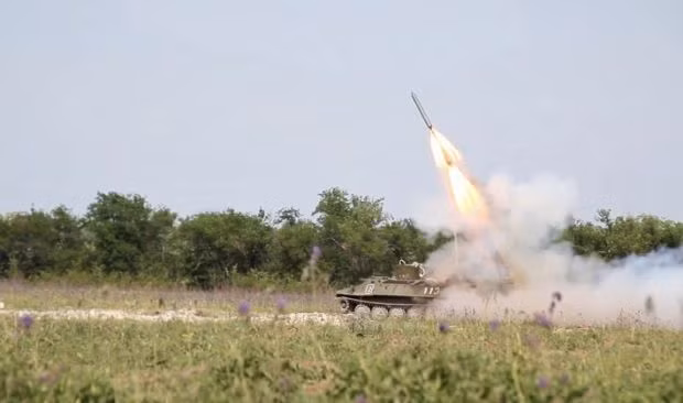 Tuy nhiên, trong chiến tranh Syria, Quân đội Nga đã tình cờ phát hiện ra UR-77 không chỉ có tác dụng rà phá bom mìn tốt, mà còn có tác dụng sát thương rất mạnh, đối với các công trình bị đối phương sử dụng để ẩn nấp lực lượng.