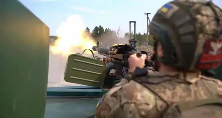 Đối với Ukraine, đây là một canh bạc lớn đầy rủi ro, vì Nga đã giành thế chủ động trên tiền tuyến ở Ukraine và đang “tiến chậm nhưng chắc” về phía tây. Tất nhiên, nếu quân Ukraine có khả năng giữ được lãnh thổ Nga vừa chiếm được, thì họ có thể kéo giãn lực lượng chiến đấu của quân Nga ở mặt trận Donbass, để giảm áp lực cho mặt trận này. 