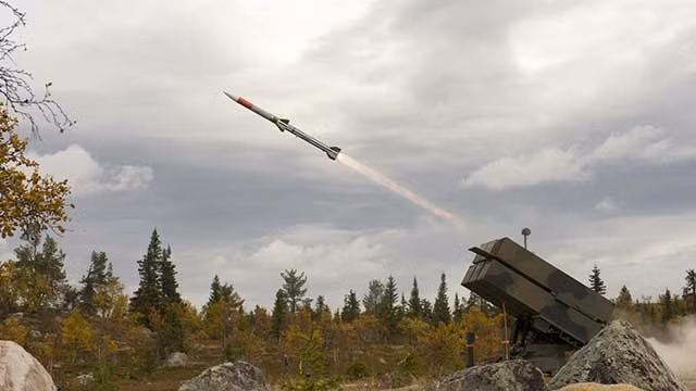 NASAMS được gửi đến Ukraine hiện đã hoạt động và cho thấy kết quả ấn tượng. Đây là điều mà Bộ trưởng Quốc phòng Mỹ, ông Lloyd Austin, đã nói trong bài phát biểu của mình vào ngày 16/11 vừa qua. Ông Austin cũng nói thêm rằng, NASAMS có tỷ lệ thành công 100% ở chiến trường Ukraine?