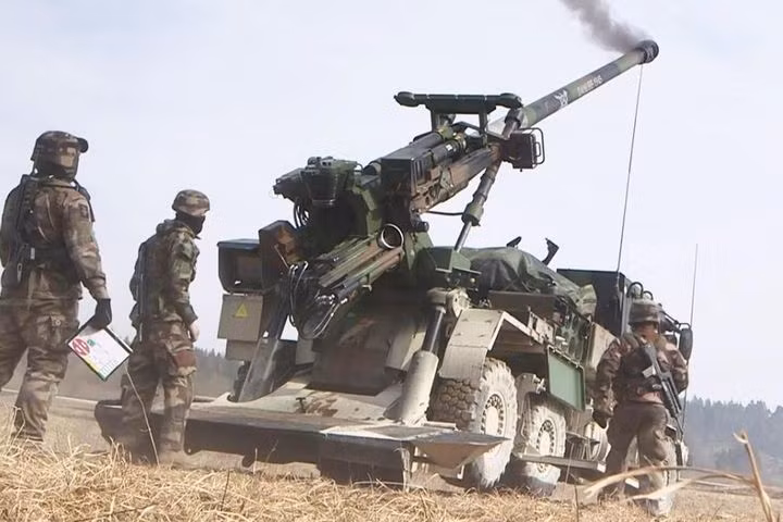 “Thông tin về mục tiêu đi qua các kênh được mã hóa kín. Khẩu đội pháo nhận thông tin về mục tiêu, nhập chúng vào máy tính, sau đó pháo sẽ tự động lấy phần tử ngắm chính xác vào mục tiêu và pháo thủ chỉ việc nhấn nút khai hỏa. Tất cả những công việc này được thực hiện với mức độ tự động hóa cao”. 