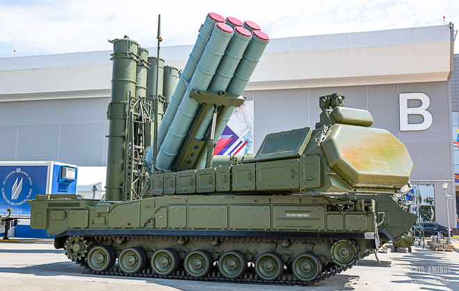 Có thể đây là một đơn vị phòng không của Nga, được trang bị tên lửa phòng không Buk-M3, được cho là sẽ bắt đầu được triển khai ở Crimea. Trước mối đe dọa ngày càng tăng từ NATO, Nga có thể quyết định tăng cường thêm lực lượng phòng không theo hướng này.