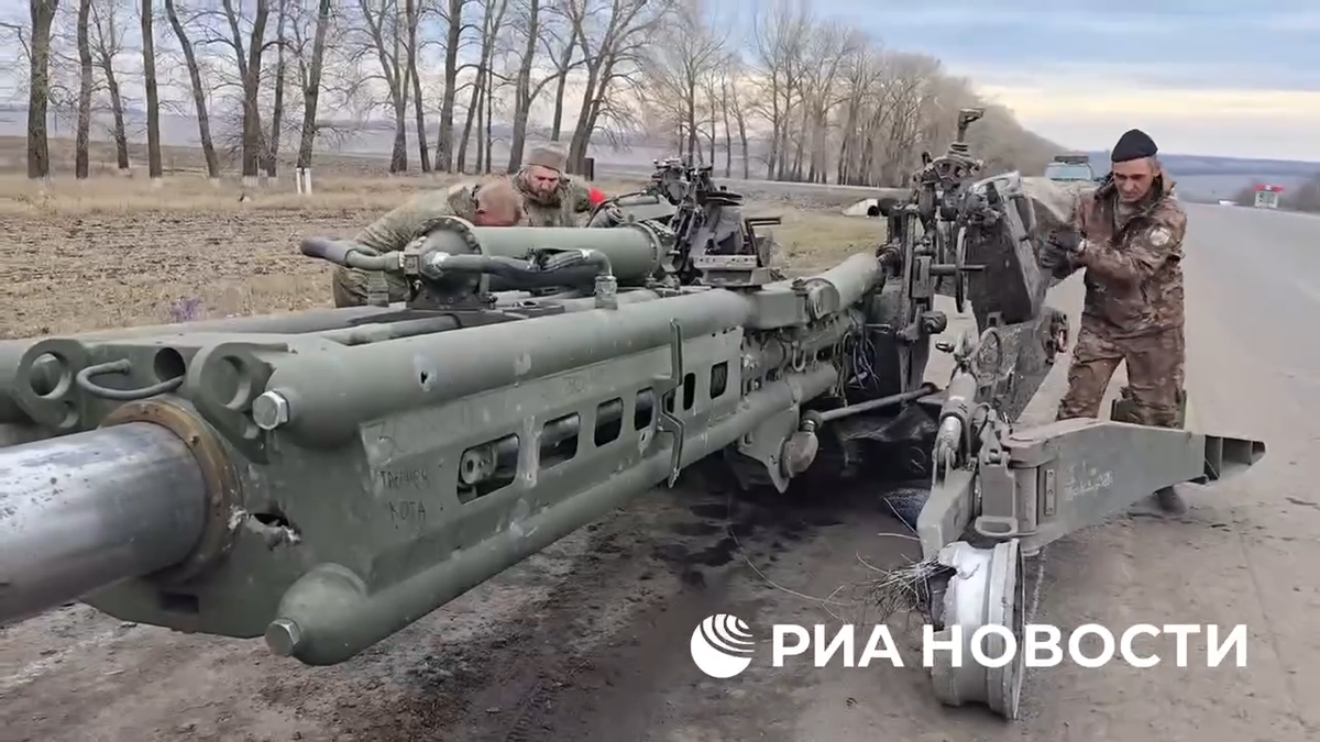 Một chỉ huy lực lượng đặc nhiệm Akhmat của RFAF, có mật danh "Hades" đã nói đùa trong video: "Quân đội Ukraine đã sử dụng hầu hết vũ khí của nước ngoài, từ pháo CAESAR của Pháp đến xe tăng Leopard 2 của Đức và xe bọc thép Bushmaster của Australia. Thật không may, họ bỏ chạy quá nhanh và thậm chí không muốn mang theo những vũ khí đó".