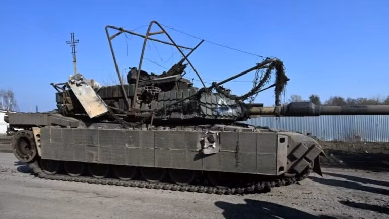 David Axe cho rằng, các đơn vị AFU phải rút đi rất nhanh và có lẽ là vào ban đêm, vì vậy họ không có thời gian mang theo vũ khí hạng nặng. Do vậy AFU đã bỏ lại tất cả số vũ khí hạng nặng mà họ không thể mang theo, và để lại cho RFAF thu giữ. 