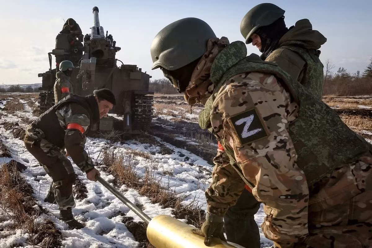 Trường hợp của Sư đoàn bộ binh cơ giới 72, cũng cho thấy rằng trong chiến tranh hiện đại, nếu binh lính mới có thể nhận được sự hỗ trợ của phương pháp huấn luyện hiện đại và trải qua thử thách của những trận chiến then chốt, họ có thể nhanh chóng trở thành một phần của lực lượng chủ lực. (nguồn ảnh Military Review, TASS, Sputnik, Ukrinform). 