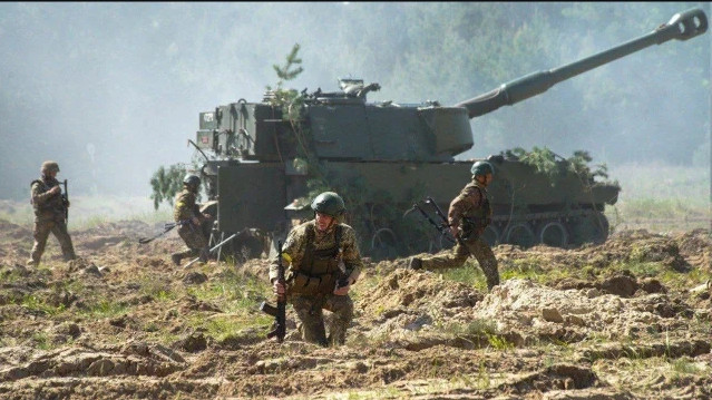 Theo quan chức Bộ Tổng tham mưu Ukraine, pháo tự hành M109A3 không chỉ hoạt động đơn giản, mà hỏa lực rất chính xác, tầm bắn xa. Nhưng kết quả là chỉ trong vòng chưa đầy một tuần, nó đã bị quân Nga tấn công phá hủy.