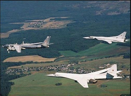 Hiện Nga có 3 loại máy bay ném bom chiến lược, trong đó “Thiên nga trắng" Tu-160 là loại máy bay ném bom chiến lược lớn nhất thế giới. Hiện Nga đang nối lại chương trình chế tạo loại máy bay ném bom này và tờ Defence Aviation Post đặt câu hỏi, nếu Ấn Độ muốn sở hữu loại máy bay ném bom này, Nga có sẵn sàng bán cho Ấn Độ? 