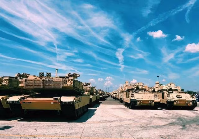 Kể từ khi xung đột Nga-Ukraine bùng nổ, Quân đội Ukraine đã cạn toàn bộ nguồn dự trữ chiến tranh (bao gồm 200.000 quân dự bị chiến lược) với tốc độ cực nhanh, đồng thời cũng cạn tất cả các nguồn cung cấp khác nhau, mà Mỹ, Anh, Đức, Pháp, Ba Lan và các quốc gia thành viên NATO khác đã hỗ trợ. 