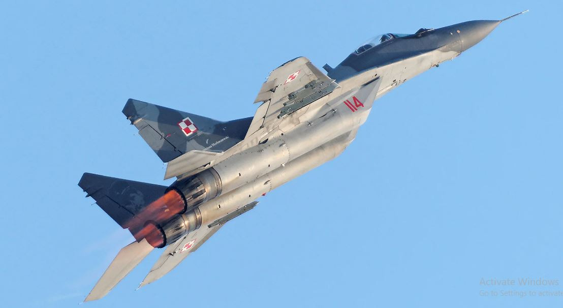 Trong thời gian vừa qua, phương Tây, đặc biệt là Mỹ, “rất do dự” trong việc cung cấp F-16 cho Ukraine; và việc làm chủ loại tiêm kích này phức tạp và mất nhiều thời gian hơn nhiều so với việc làm chủ xe tăng Leopard-2. Trong khi đó, phi công Ukraine vốn chỉ quen sử dụng chiến đấu cơ Liên Xô.