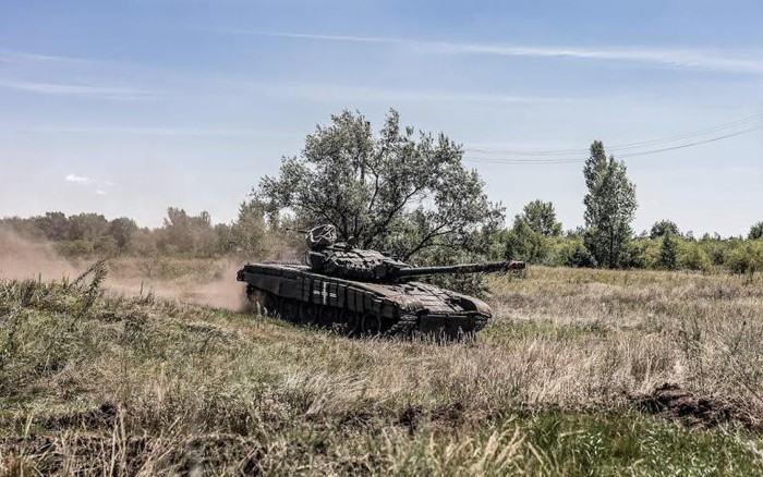 Các nhà quan sát quân sự Anh chỉ ra rằng, gần như toàn bộ lực lượng dự bị chiến lược ở miền Tây Ukraine đều được triển khai trên chiến trường miền Đông Ukraine; trong đó có Lữ đoàn Thủy quân lục chiến số 36 của Ukraine cũng đang tiến tới mặt trận tỉnh Donetsk.