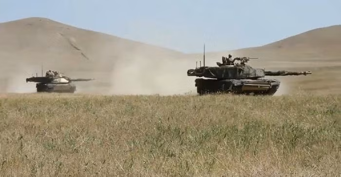 Cuộc chiến tổng lực ở Ukraine đã bộc lộ những sai sót trong huấn luyện chiến đấu của Quân đội Mỹ hiện nay. Để giải quyết vấn đề này, Quân đội Mỹ đã bắt đầu thực hiện các tiêu chuẩn huấn luyện mới. Ví dụ, kíp xe tăng M1 Abrams hiện cần đạt được cấp độ kỹ năng mới. Những sai sót trong huấn luyện chiến đấu của Quân đội Mỹ