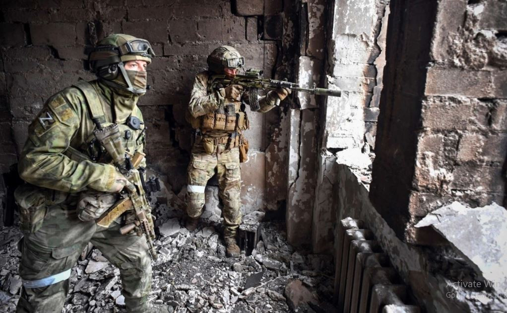 Ngày 22/11, nguồn tin từ Kiev cho biết, Quân đội Nga đang tiến tới 300 mét mỗi ngày ở mặt trận phía đông. Trước đó, Tổng thống Nga Vladimir Putin đã đưa ra cảnh báo tới phương Tây bằng việc phóng tên lửa siêu thanh mới vào Ukraine.