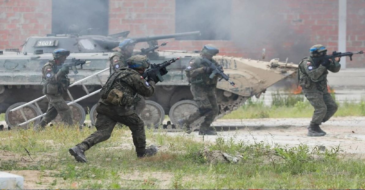 Kênh Deep State của Quân đội Ukraine cho biết, Quân đội Nga ở khu vực thành phố Kurakhove, phía tây tình Donetsk, miền đông Ukraine, đang "tiến 200-300 mét mỗi ngày". Deep State cho biết tình hình trên thực địa "tồi tệ" hơn xung quanh Pokrovsk, cũng là mục tiêu chính của Nga.