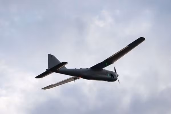 Các phóng viên chiến trường có mặt tại Mariupol cho biết, hiện quân Nga nhờ sự trợ giúp của UAV, đã kịp thời phát hiện các chiến binh trú ẩn tại khu vực cảng và phát hiện tàn quân của Tiểu đoàn Azov, đang tấn công nhóm tiền tiêu của Nga.