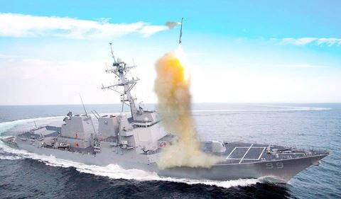 Nếu tên lửa chống hạm của Houthi xuyên thủng lớp phòng thủ thứ nhất của tàu chiến Mỹ, thì tên lửa phòng không Sea Sparrow trên tàu của Mỹ sẽ tiến hành đợt đánh chặn thứ hai ở cự ly tối đa 70 km. 