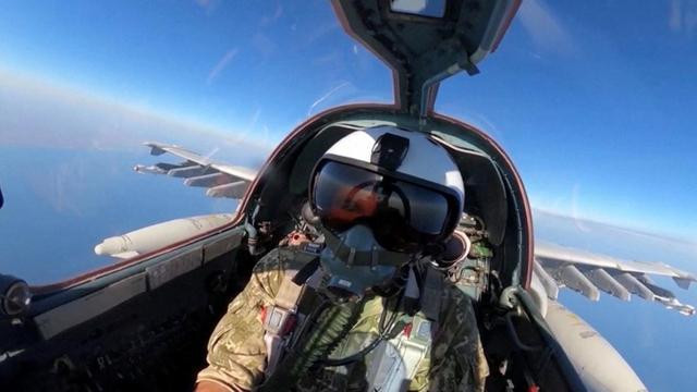 Đối với Ukraine, sự sụp đổ của F-16 có thể là một bài học đau đớn. Nhưng đối với thế giới, cuộc xung đột này bộc lộ một sự thật sâu sắc hơn: trong thế giới ngày nay, với sự phát triển nhanh chóng của công nghệ quân sự, bất kỳ nỗ lực nào nhằm thay đổi tình hình chiến tranh thông qua một "cuộc chạy đua vũ trang" đều chắc chắn là vô ích.