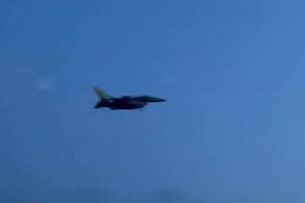 Hiện theo thông tin, các máy bay chiến đấu của Không quân Mỹ và Pháp đã được nhìn thấy trên bầu trời Biển Đen; trong khi tàu khu trục mang tên lửa dẫn đường Arleigh Burke của Mỹ, đã áp sát gần bờ biển Ukraine. 