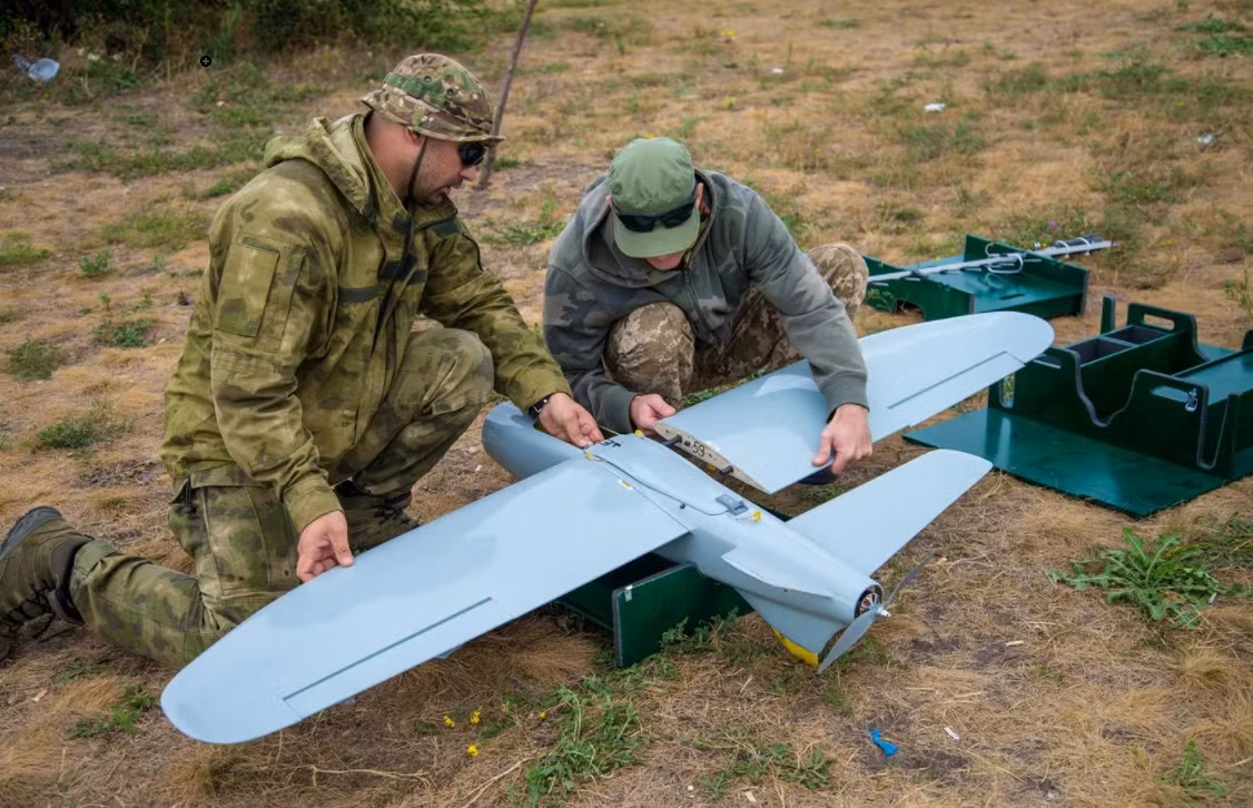 Thông tin về vụ rơi chiếc máy bay không người lái của Ukraine, cũng được xác nhận bởi đại diện của lực lượng dân quân LPR. Tuy nhiên theo người phát ngôn của LPR, chiếc UAV Leleka-100 của Ukraine không bay sang phần lãnh thổ của LPR. 