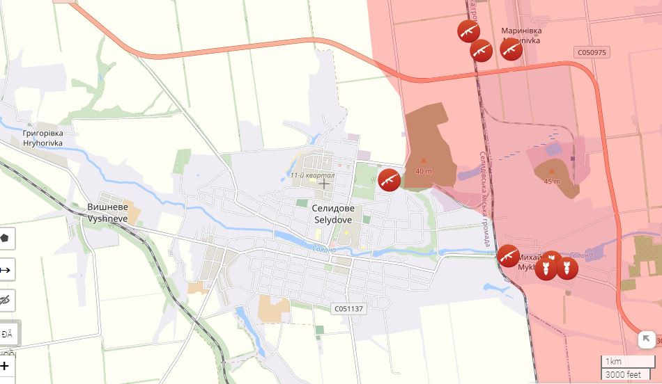 Theo các blogger quân sự, giao tranh đang diễn ra ác liệt ở khu vực thị trấn Selydove. Ngoài ra, quân Nga đang tích cực ngăn chặn việc chuyển quân dự bị của Ukraine đến Pokrovsk bằng hỏa lực pháo binh, máy bay không người lái và bom lượn có điều khiển dày đặc.