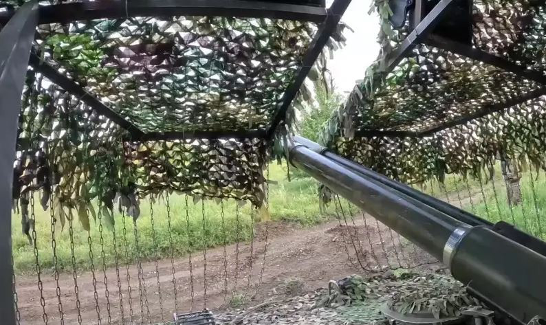 Trang Topwar của Nga đưa tin, sau khi chiếm Ukrainsk, Quân đội Nga tiến hành chiến dịch dọn dẹp trong thị trấn, đồng thời tiếp tục tổ chức tấn công. Bị đánh bại và chịu tổn thất ở Ukrainsk, quân Ukraine đang rút lui về hướng Tsukuryne, nơi có nhà ga xe lửa, cho đến gần đây vẫn được sử dụng vận chuyển quân số và vũ khí cho quân Ukraine giữa Pokrovsk và Kurakhovsky.