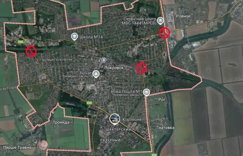 Mặc dù thực tế là công tác bảo đảm hậu cần bằng xe cơ giới ở Pokrovsk chưa bị gián đoạn hoàn toàn, nhưng tình trạng những cây cầu đã bị đánh sập, khiến công tác vận chuyển trở nên khó khăn hơn rất nhiều đối với phía Ukraine. Dự đoán tình hình Pokrovsk tiếp tục khó khăn hơn nữa trong thời gian tới. (Nguồn ảnh: Topwar, TASS, Ukrinform).