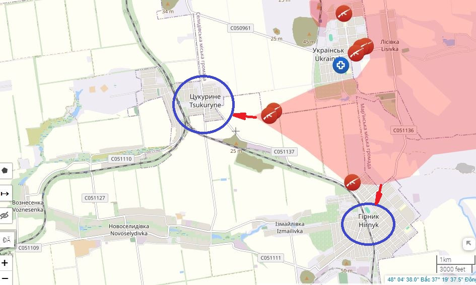 Hiện làng Tsukurino trên đoạn mặt trận này trở thành một điểm trọng yếu trên chiến trường, do có đường cao tốc Pokrovsk-Selidovo-Kurakhovo đi qua làng. Ở đây cũng có một con đường tới làng Girnyk, nơi Quân đội Nga đang tấn công.