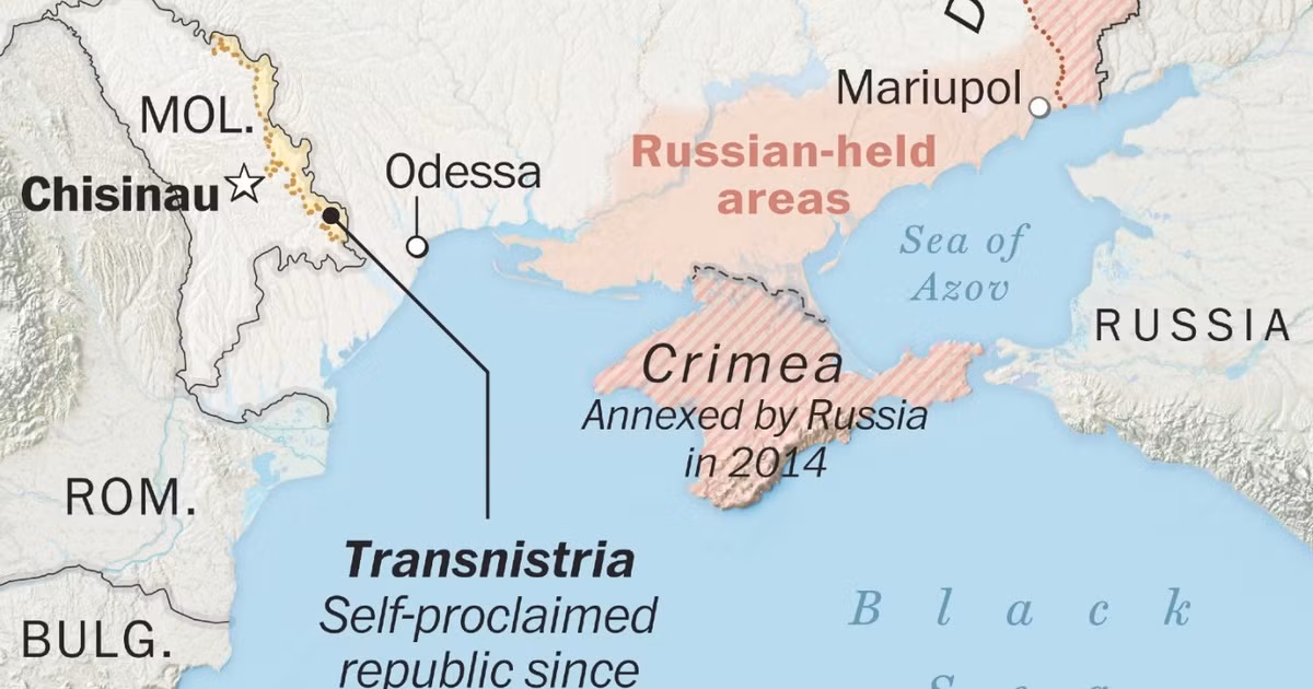 Trước đó tướng Minnekayev, Phó Tư lệnh Quân khu Trung tâm Nga cho biết, ngoài việc giải toả Donbass, nhiệm vụ của Quân đội Nga là giành toàn quyền kiểm soát miền nam Ukraine và nối liền hành lang tới khu vực Transnistria. Để đạt được mục tiêu này, cần phải kiểm soát Odessa.