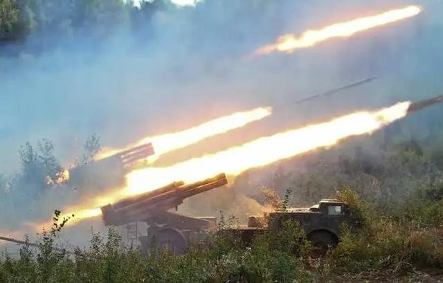 Ở chiến trường Kherson, quân Nga tinh nhuệ đông đúc, đội xe thiết giáp Ukraine cấp tốc đột phá chiến thuật như ở Donbass, nhưng gặp hỏa lực mãnh liệt của quân Nga, nên hiệu quả chiến đấu không tốt lắm.