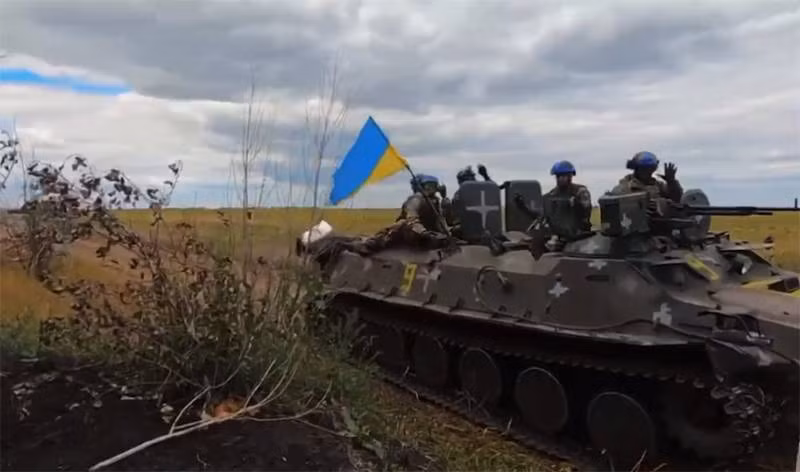 Tuy nhiên, quân đội Ukraine đã linh hoạt trong chiến thuật, bỏ qua tuyến phòng thủ trực diện của Bonliman và tổ chức tấn công từ bên hông và phía sau; đồng thời tấn công trực diện vào con đường đầu mối tiếp tế phía sau quân phòng thủ Nga.