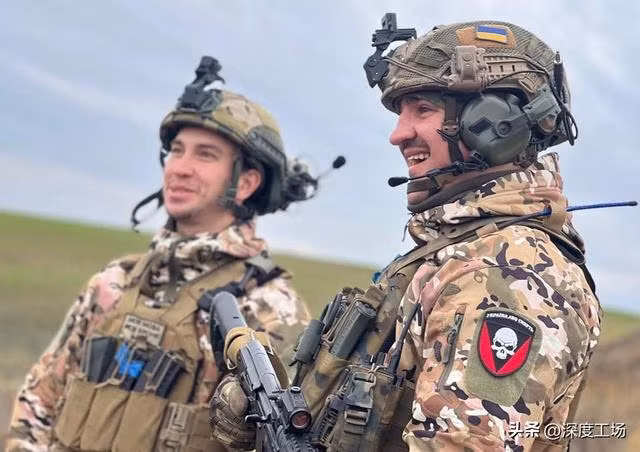 Ví dụ, ở Bonliman, quân đội Ukraine thiếu xe tăng và hỏa lực hạng nặng để tấn công các vị trí trực diện của quân đội Nga. Đồng thời, quân đội Ukraine chỉ có bộ binh nhẹ, mũi nhọn bọc thép không đủ sắc bén. 