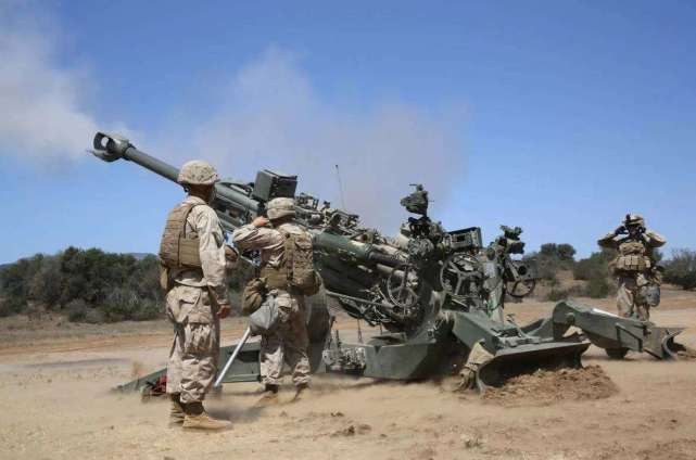 Trong cuộc chiến tại Iraq, một đại đội pháo binh của Quân đội Mỹ đã triển khai 8 khẩu M777, hoàn thành 3 đợt bắn nhanh trong cuộc hành quân. Thời gian từ khi pháo chiếm lĩnh trận địa, thiết bị pháo, bắn cho đến rút khỏi trận địa; toàn bộ quá trình không quá 5 phút.