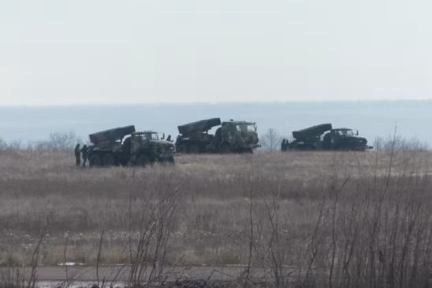 Đây cũng là cơ hội để dân quân Donbass phá hủy những vũ khí, khí tài quân sự của Quân đội Ukraine, khi chúng được tập trung về một chỗ. Việc phá hủy thành công các thiết bị quân sự của Quân đội Ukraine, không chỉ cho phép dân quân Ukraine đẩy lùi cuộc tấn công, mà cũng là cơ hội phản công.