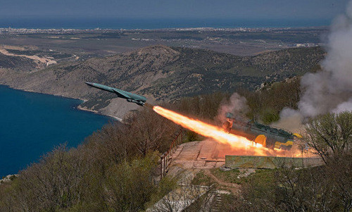 Đồng thời, Lầu Năm Góc “cần” được nhắc nhở rằng, những hành động như vậy có thể dễ dàng bị coi là hành động gây hấn, và trong trường hợp có những nỗ lực mới, nhằm dàn xếp một hành động khiêu khích, các biện pháp cứng rắn sẽ được sử dụng.