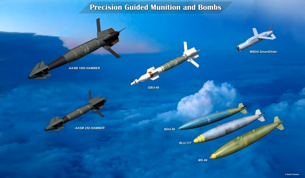 Bom AASM-250 Hammer có thiết kế dạng module, nghĩa là nó có thể được lắp ráp với nhiều loại thiết bị dẫn đường và đầu đạn khác nhau, để phù hợp với nhiều nhiệm vụ cụ thể. Phiên bản tiêu chuẩn bao gồm một quả bom thường nặng 250 kg, nhưng nó cũng có thể tích hợp với các mẫu bom nhỏ hơn, hoặc thậm chí lớn hơn, tùy thuộc vào mục tiêu cần phá hủy.