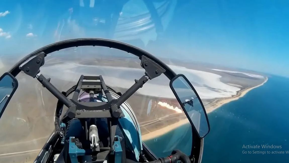 Một điều đáng chú ý nữa là trong đoạn video mà Bộ Quốc phòng Nga đã công bố, ghi lại khoảnh khắc phá hủy một trong những chiếc tàu tuần duyên của hải quân Ukraine ở Biển Đen. Đánh giá qua đoạn phim được trình chiếu, chiếc Su-30SM của Nga đã tấn công tàu Ukraine với độ chính xác cao bằng pháo tự động 30 mm. 