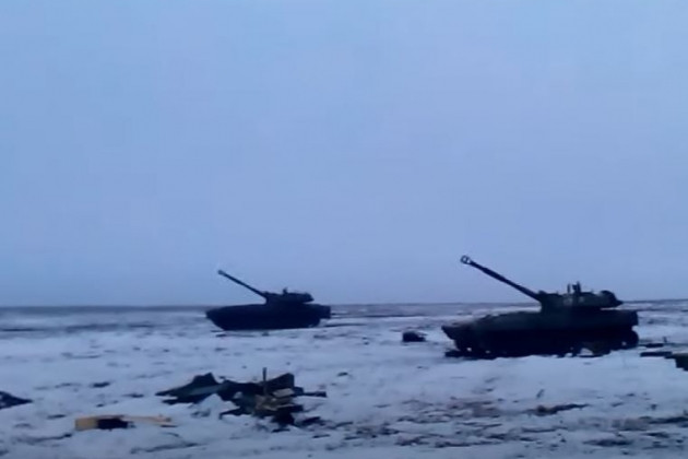 Theo thông tin mới nhất, hiện Quân đội Ukraine đang triển khai pháo cỡ nòng 122 mm tại Sân bay quốc tế Donetsk. Theo nguồn tin, hiện có ít nhất ba khẩu pháo tầm xa, được cho là được sử dụng để tấn công Donetsk.