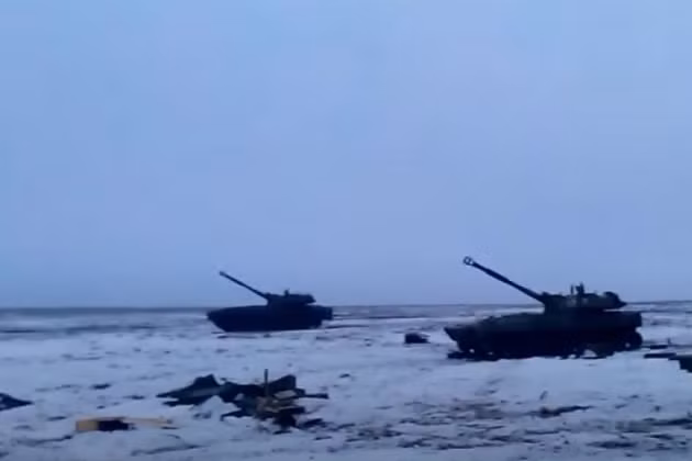 Theo thông tin mới nhất, hiện Quân đội Ukraine đang triển khai pháo cỡ nòng 122 mm tại Sân bay quốc tế Donetsk. Theo nguồn tin, hiện có ít nhất ba khẩu pháo tầm xa, được cho là được sử dụng để tấn công Donetsk.