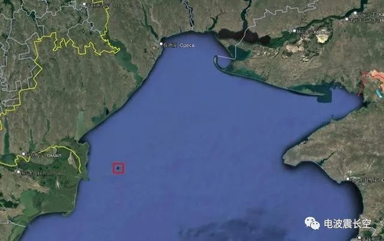 Do cuộc tấn công vào Đảo Rắn không đạt được hiệu quả như mong đợi, Quân đội Ukraine đã chuyển mục tiêu vào khoảng 8 giờ ngày hôm đó, khi tiến hành cuộc tấn công vào các giàn thăm dò dầu khí BK-1 và Krym-1 của Nga ở Biển Đen.